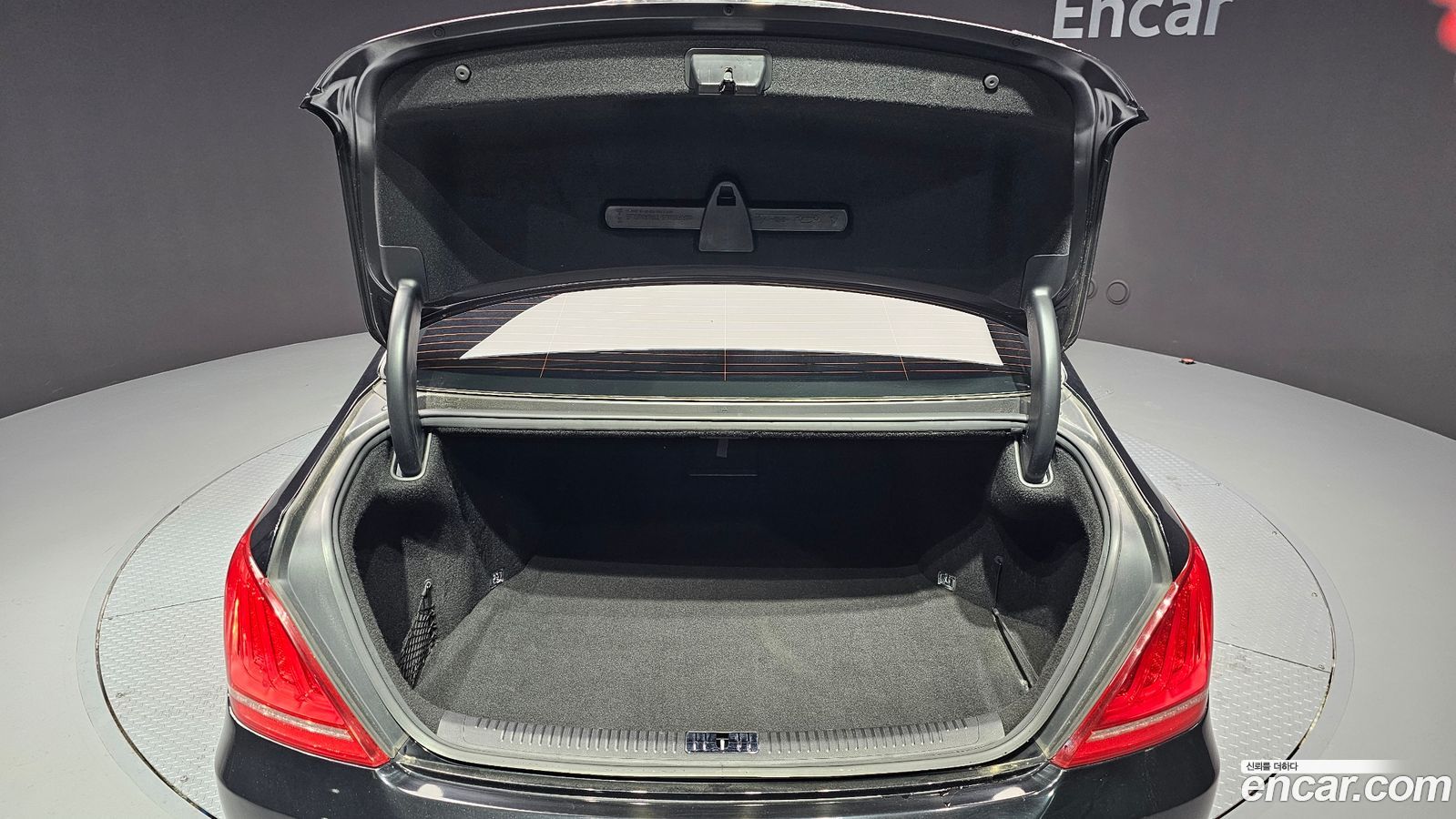 Genesis EQ900
