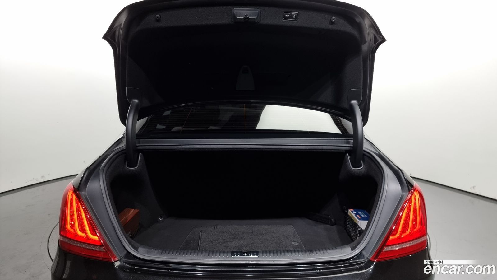 Genesis EQ900