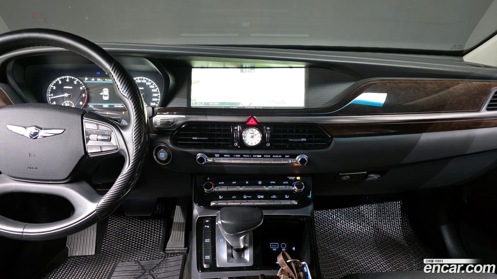 Genesis EQ900