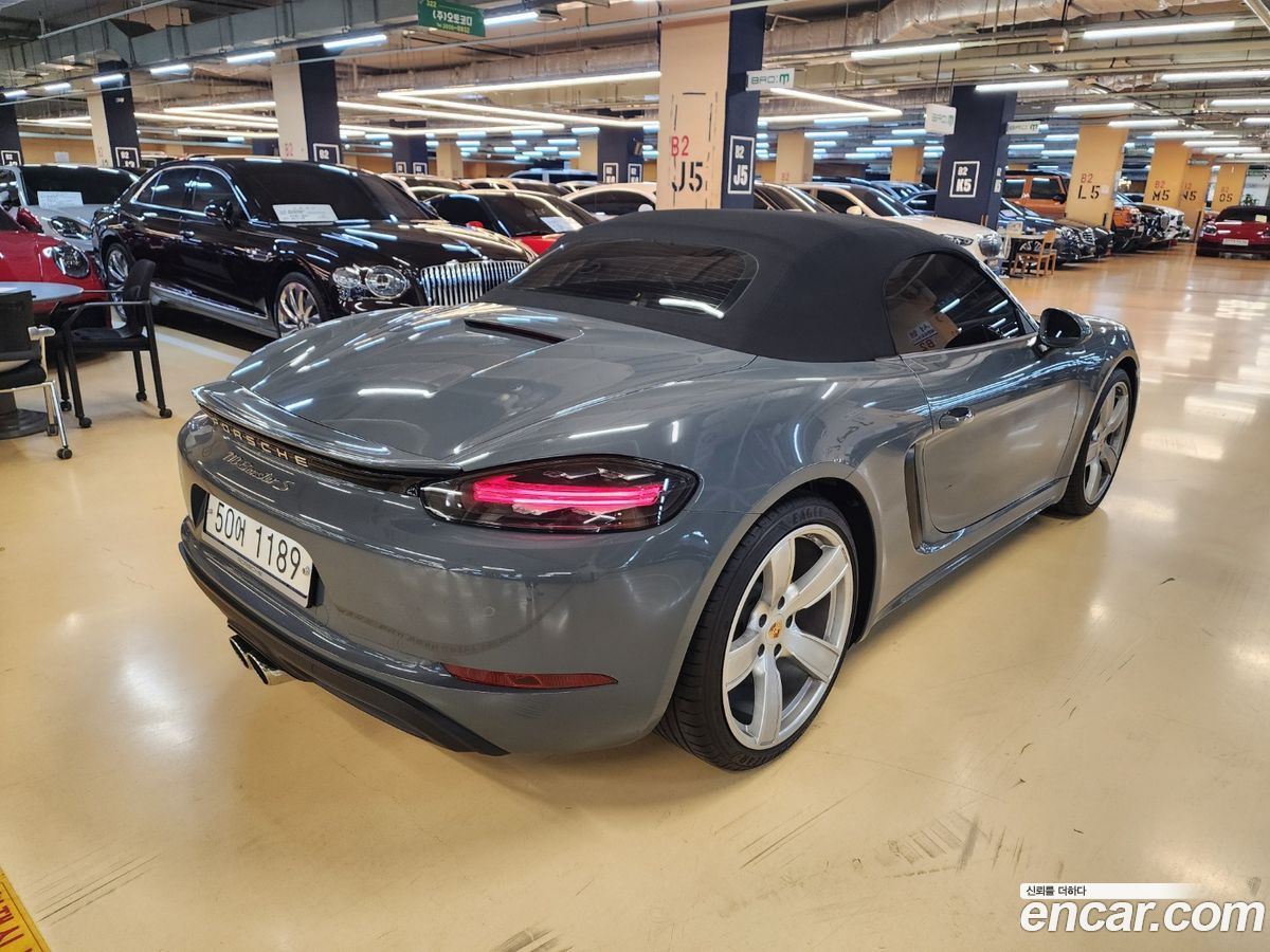 Porsche 718