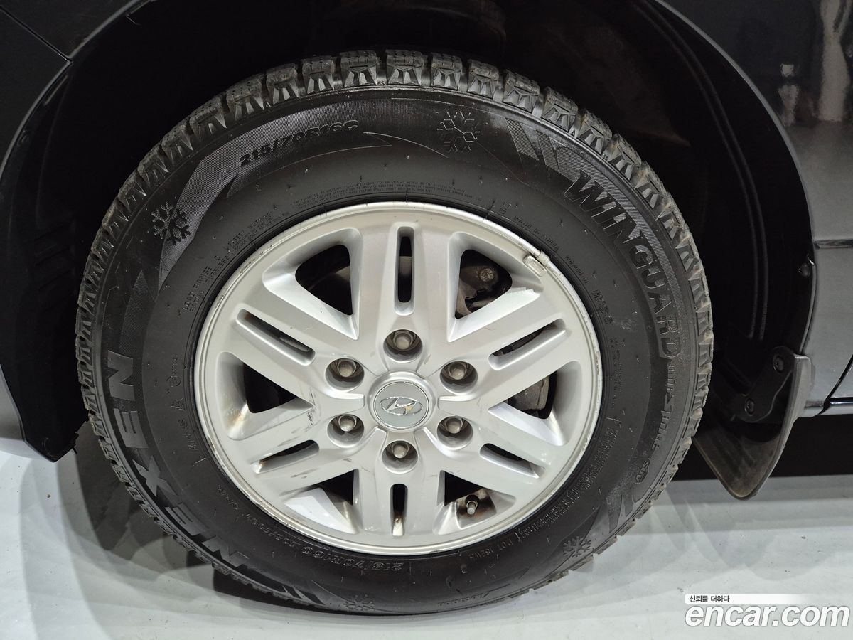 Hyundai Starex