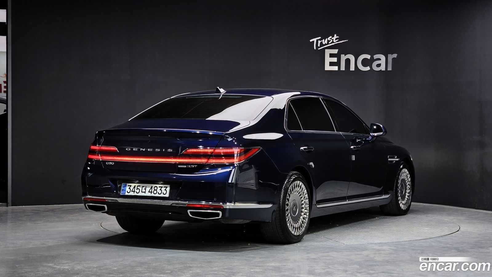 Genesis G90