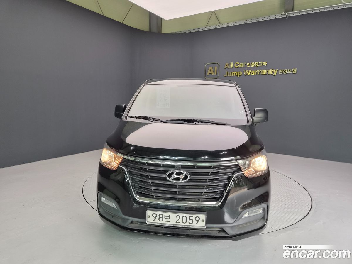 Hyundai Starex