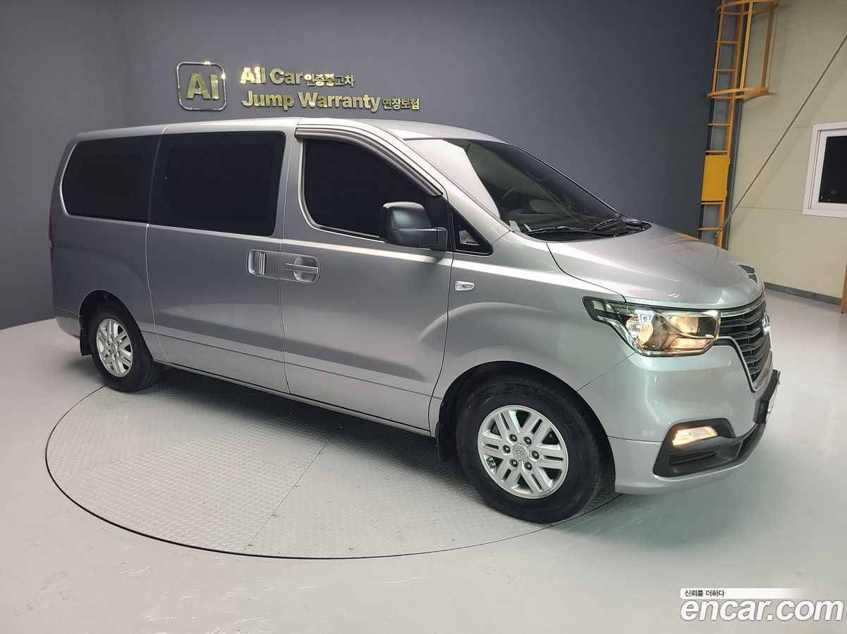 Hyundai Starex