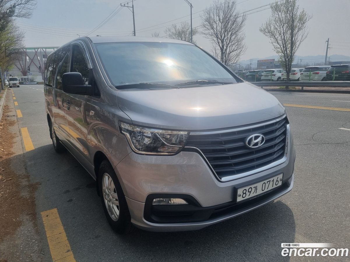 Hyundai Starex