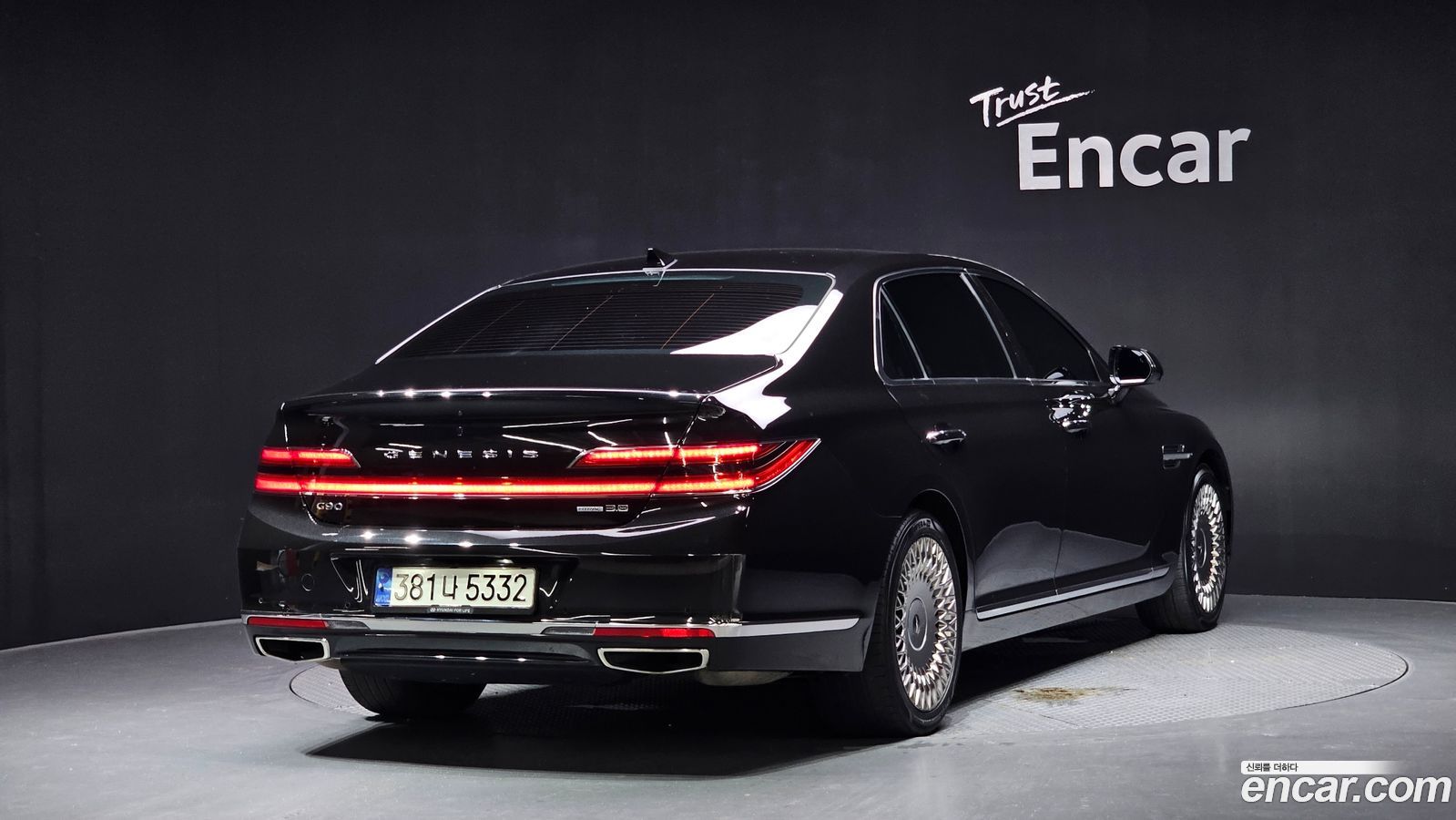 Genesis G90