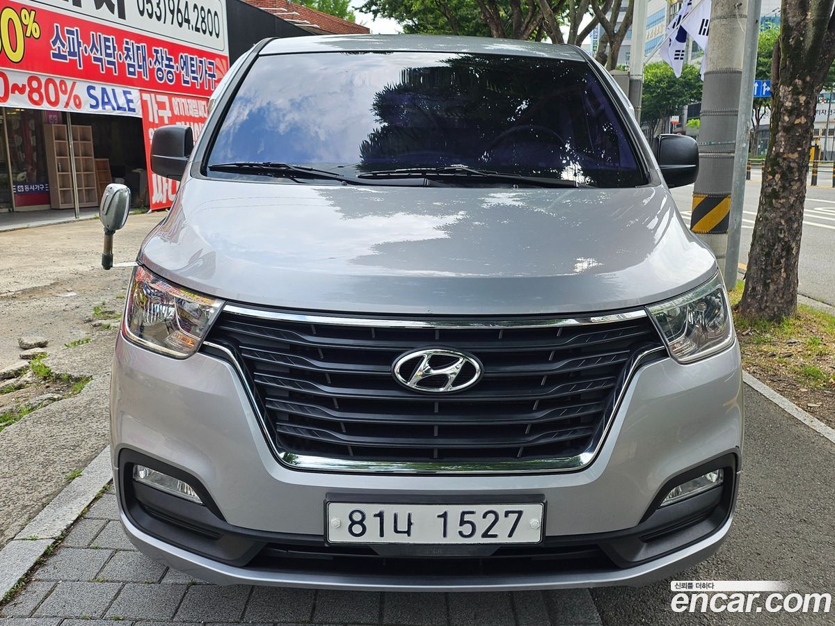 Hyundai Starex
