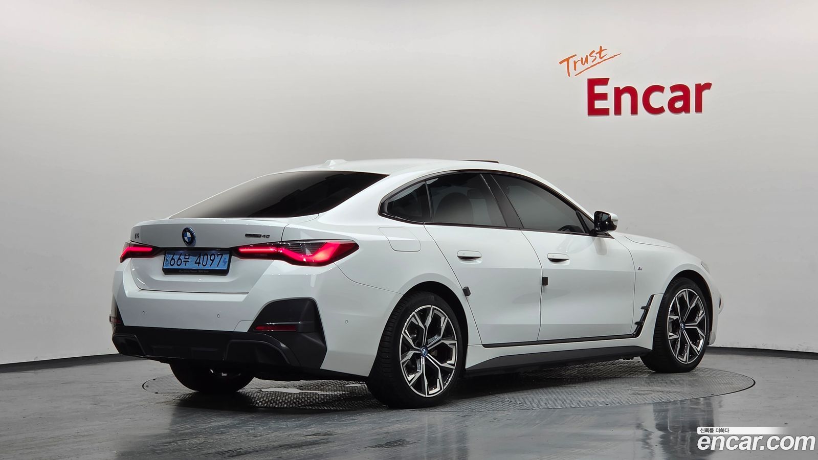 BMW i4