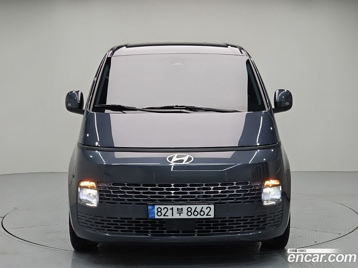 Hyundai Staria