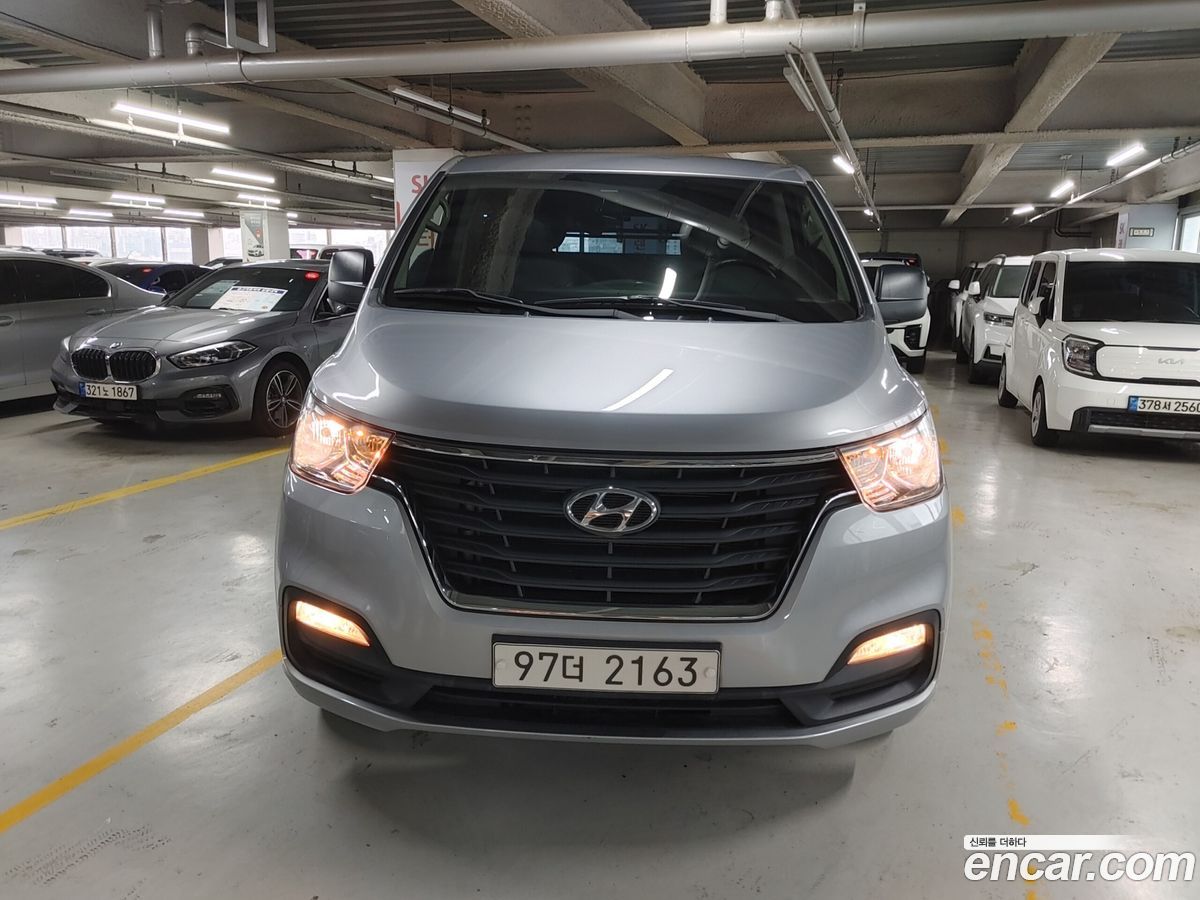 Hyundai Starex