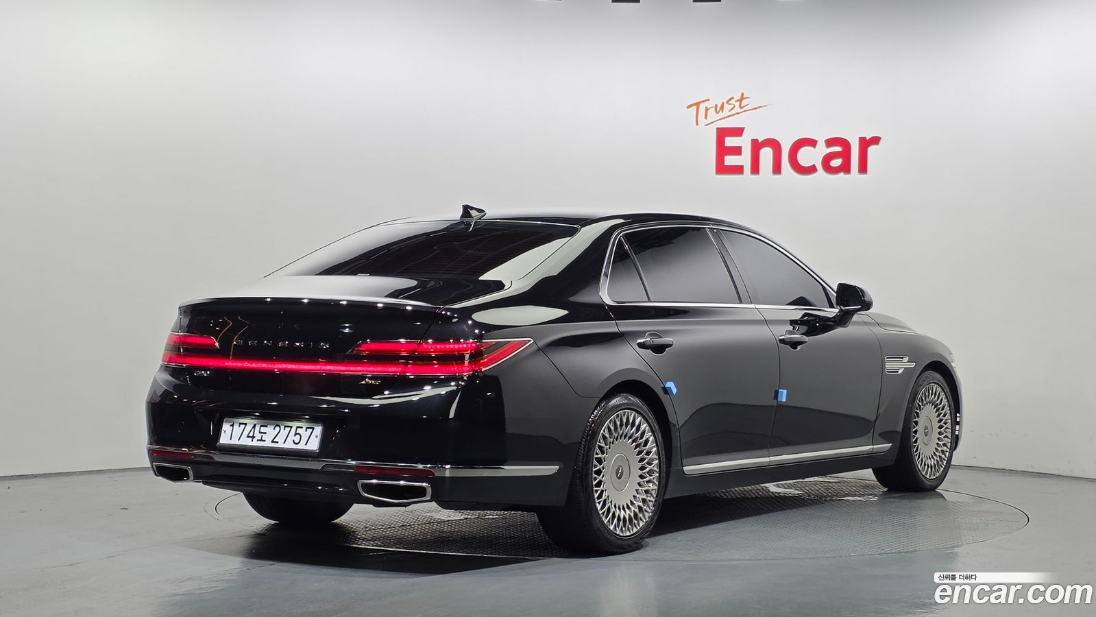 Genesis G90