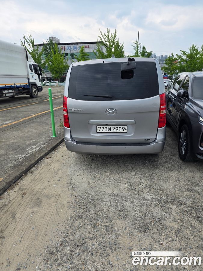 Hyundai Starex