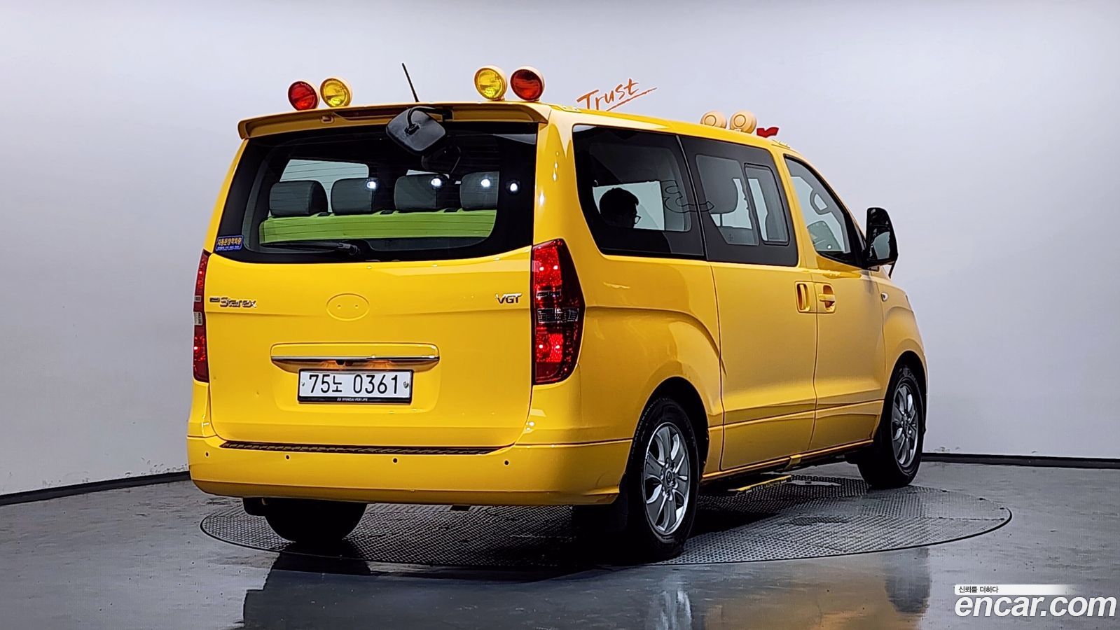 Hyundai Starex