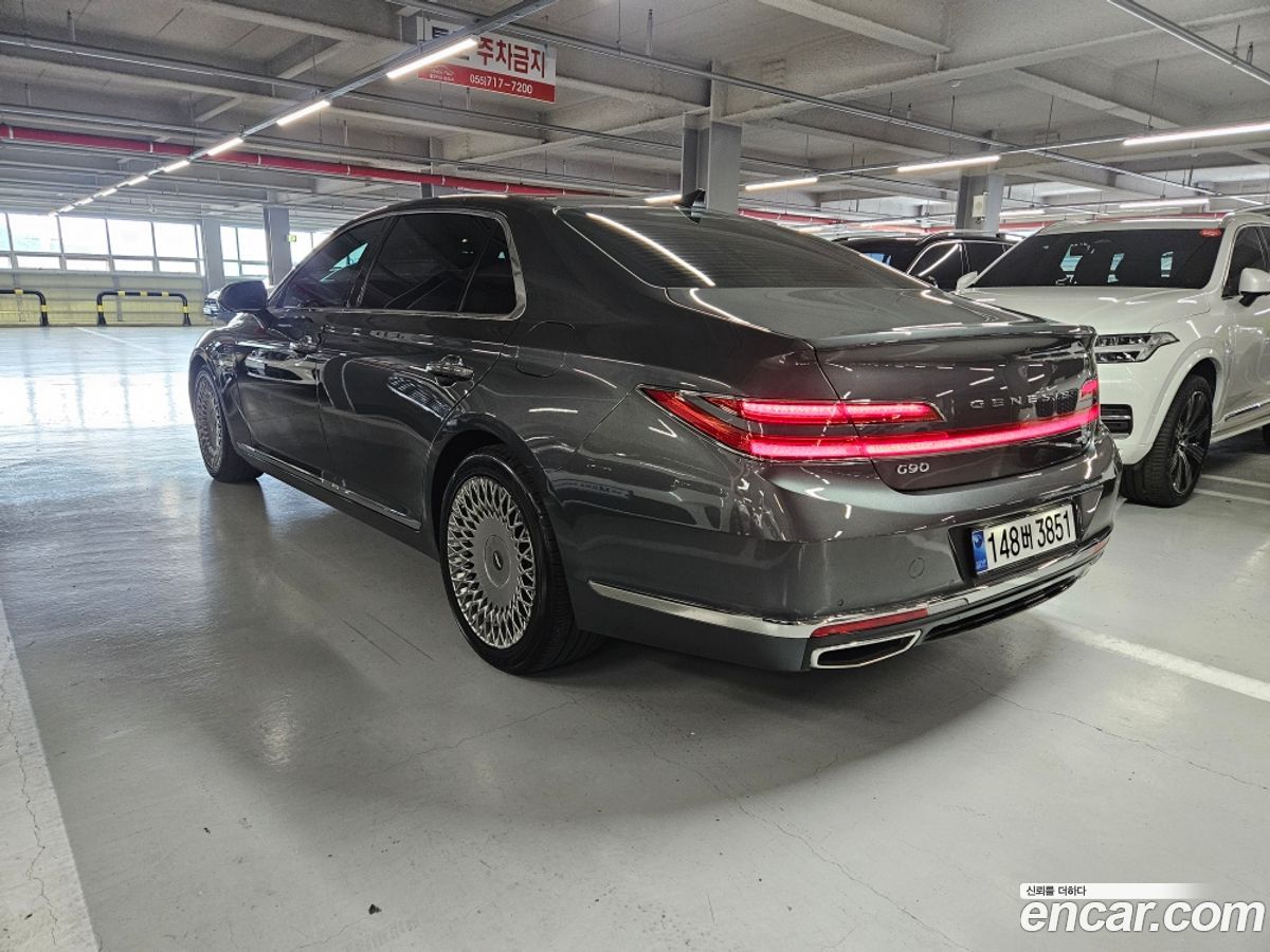 Genesis G90