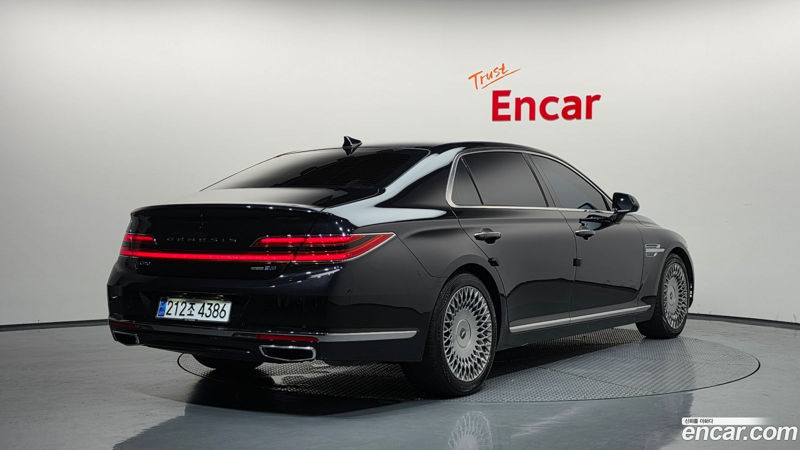 Genesis G90