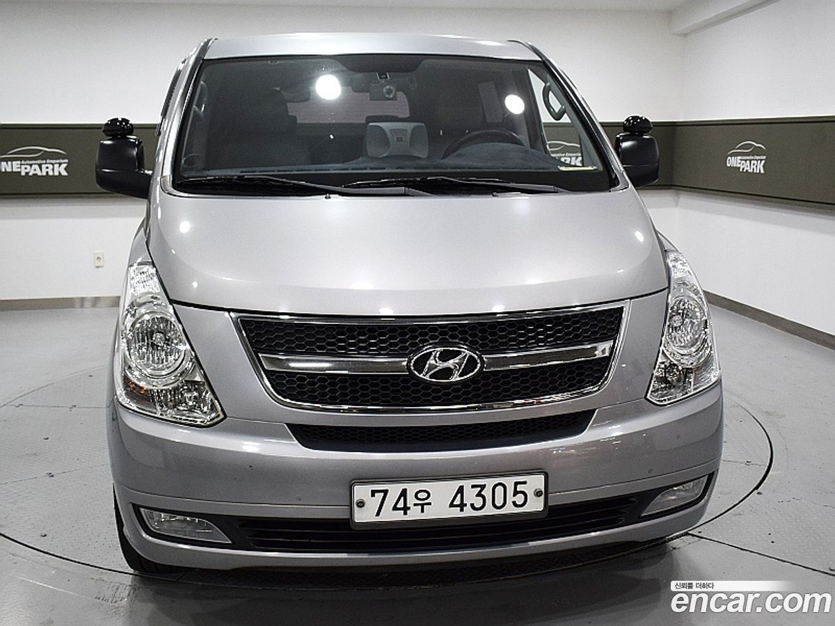 Hyundai Starex