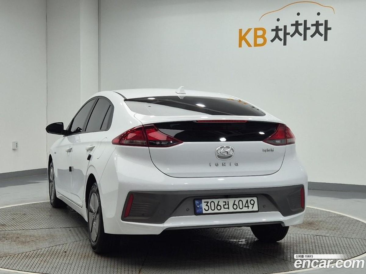 Hyundai Ioniq
