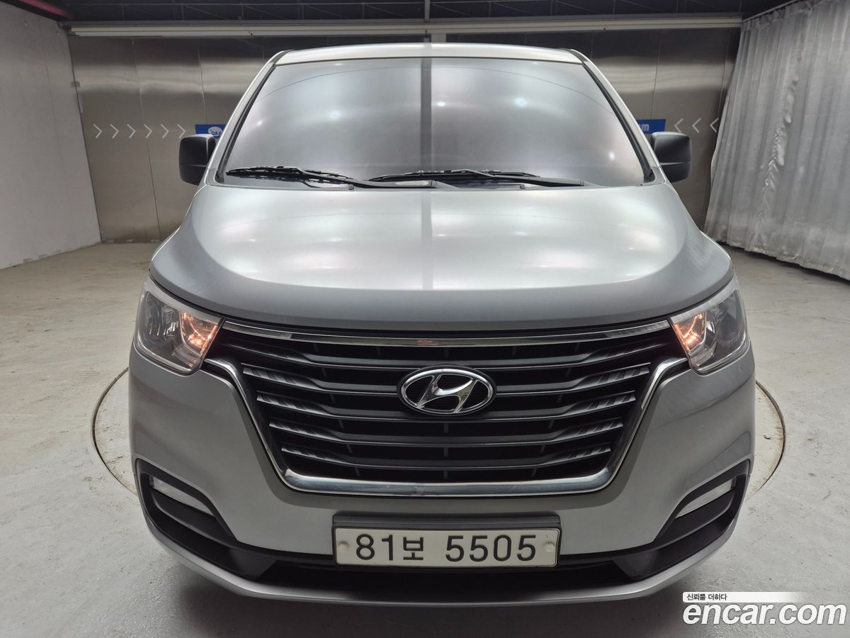 Hyundai Starex