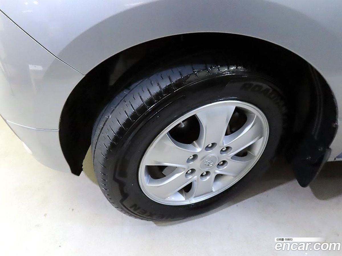 Hyundai Starex