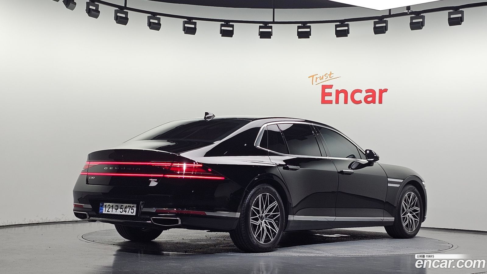 Genesis G90