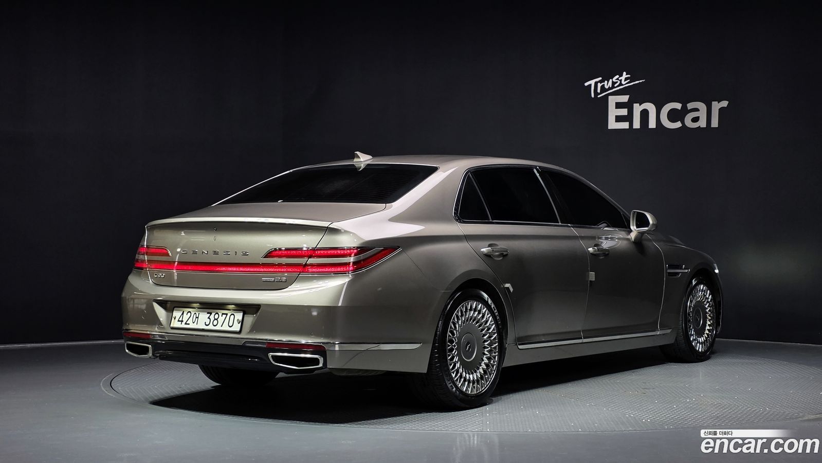 Genesis G90
