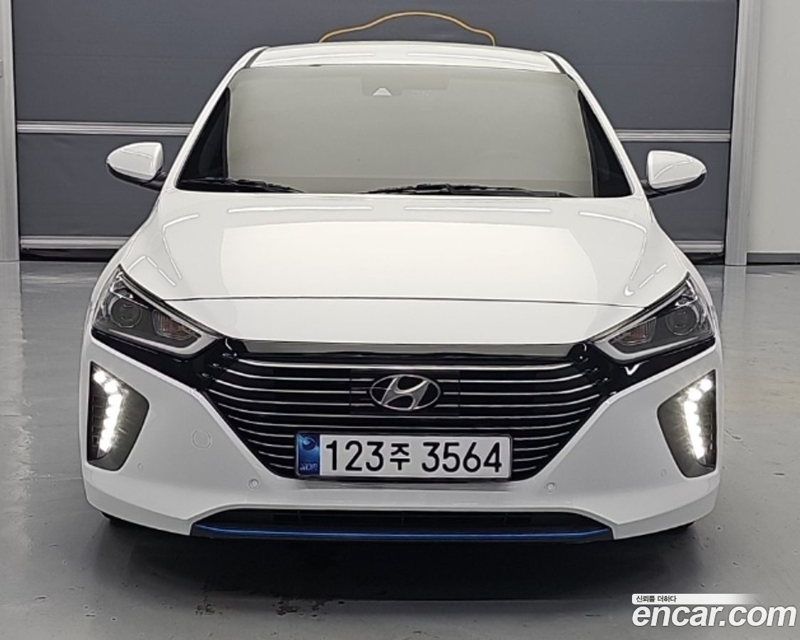 Hyundai Ioniq