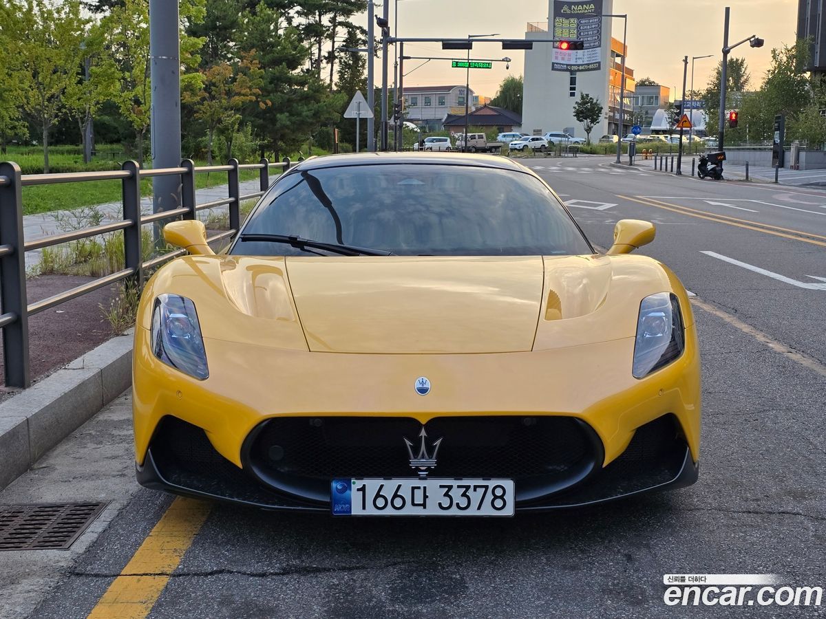 Maserati MC20