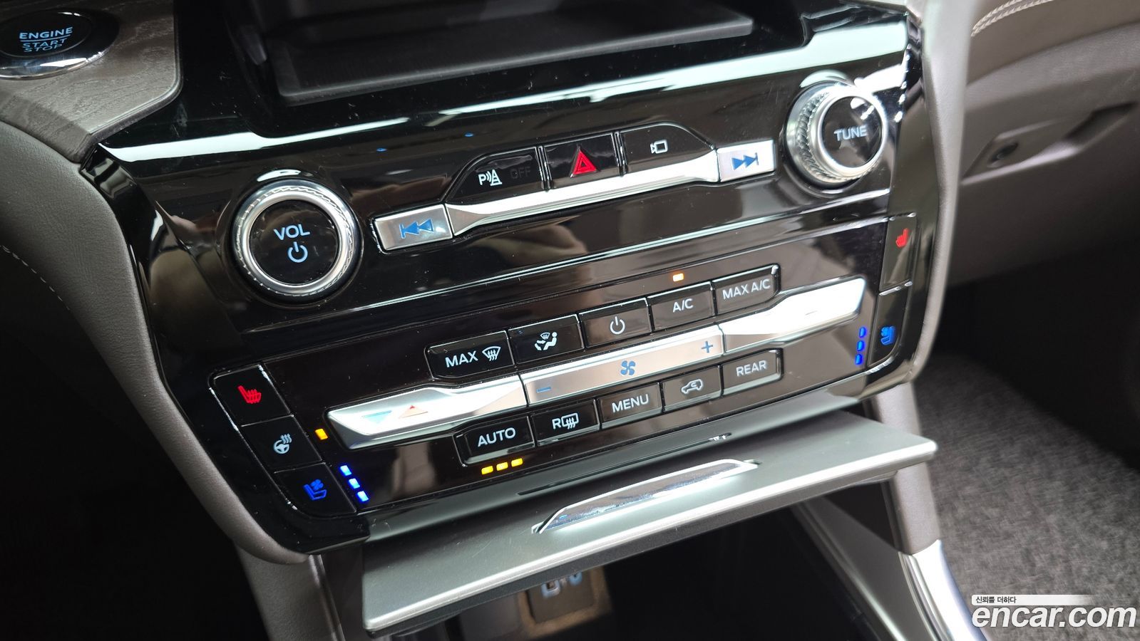 Ford Explorer Mk6