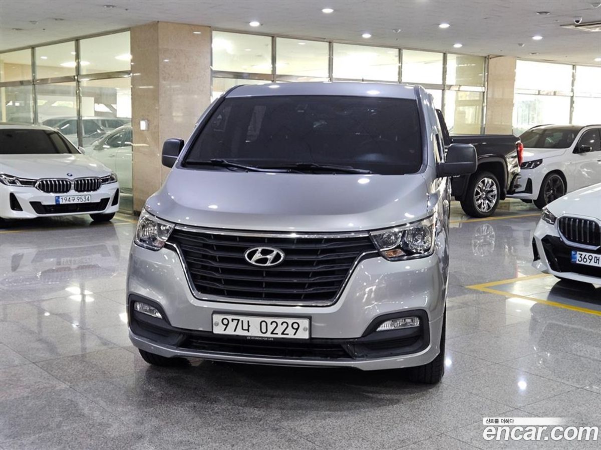 Hyundai Starex