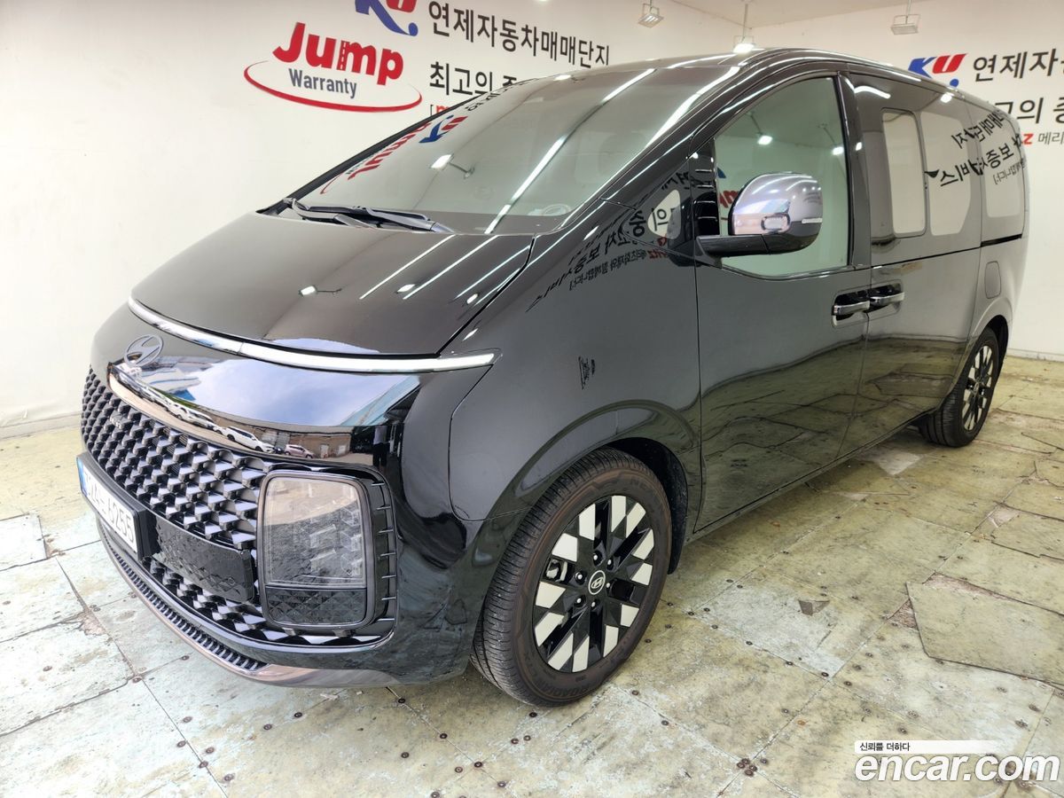 Hyundai Staria