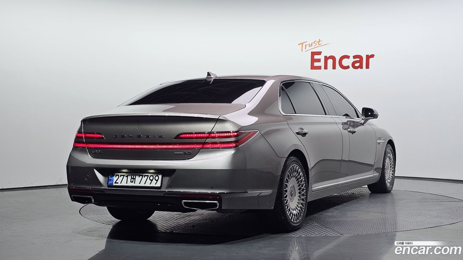Genesis G90