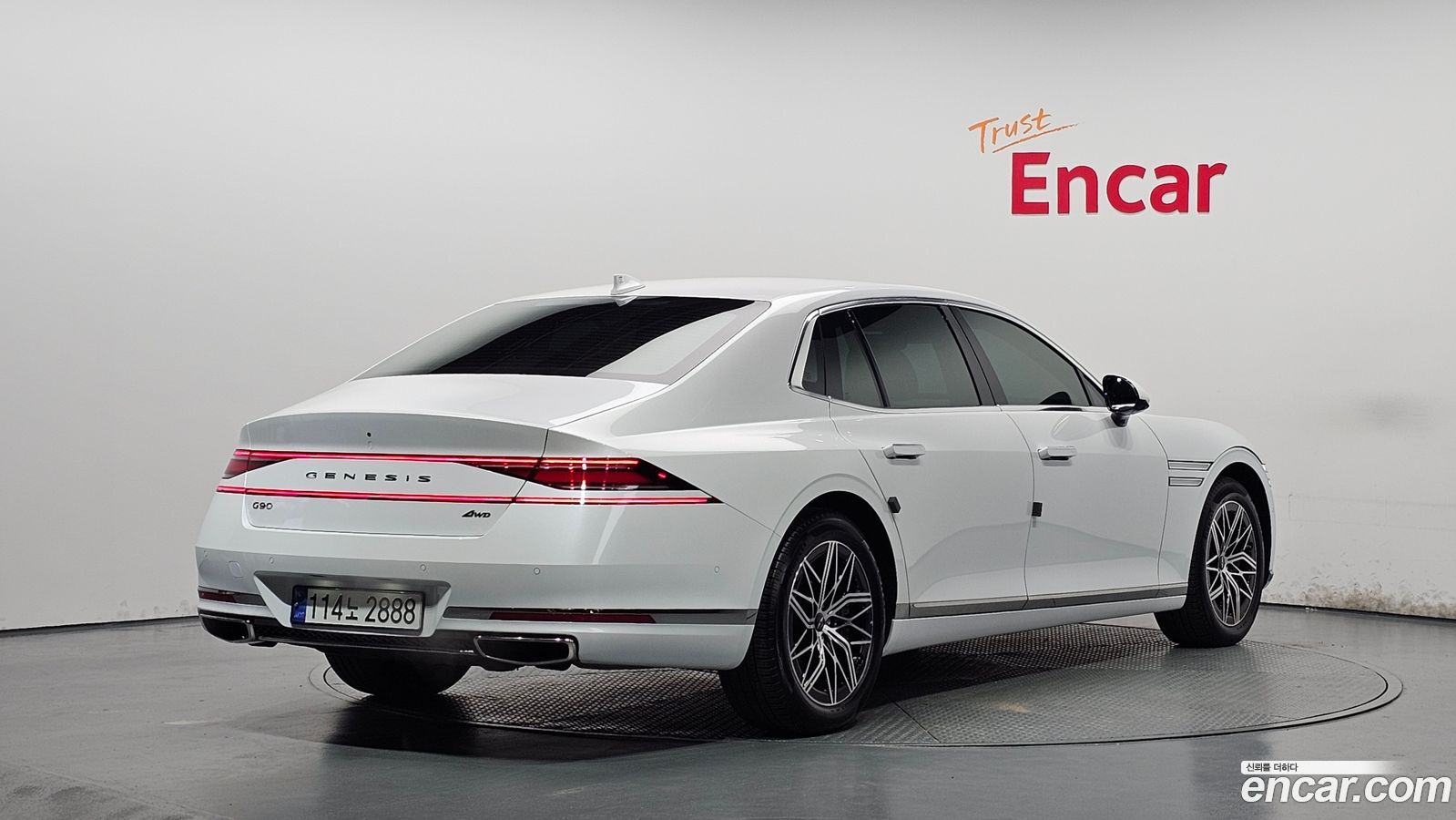 Genesis G90