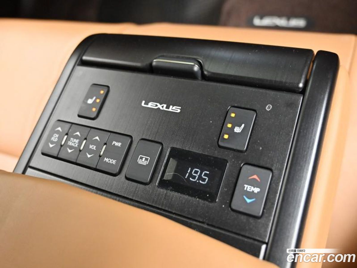 Lexus ES Mk7