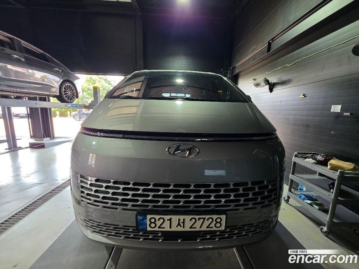 Hyundai Staria