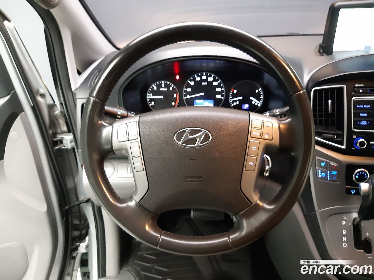 Hyundai Starex
