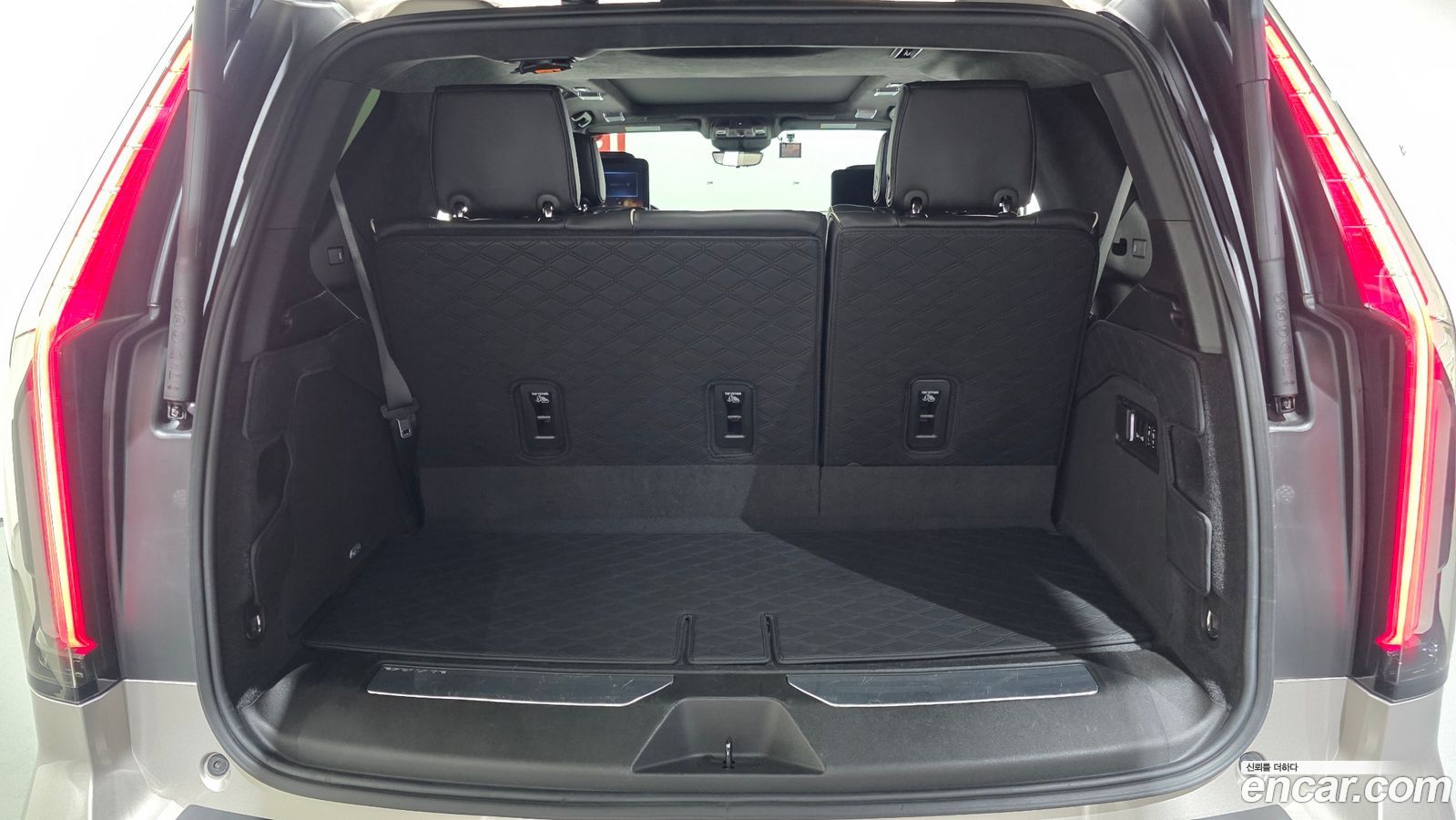 Cadillac Escalade Mk5