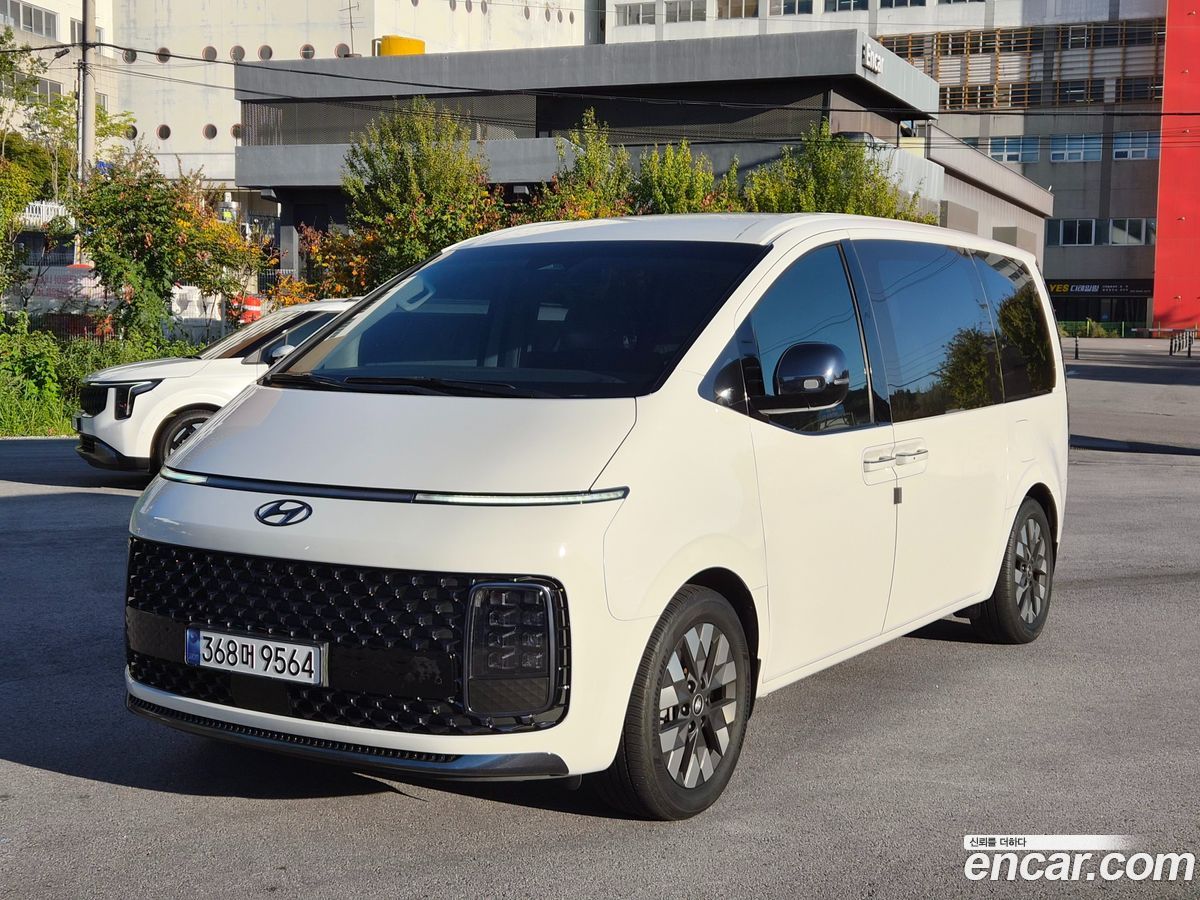Hyundai Staria
