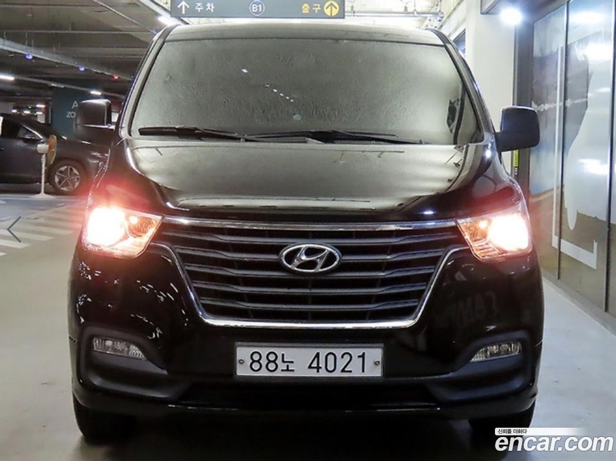 Hyundai Starex