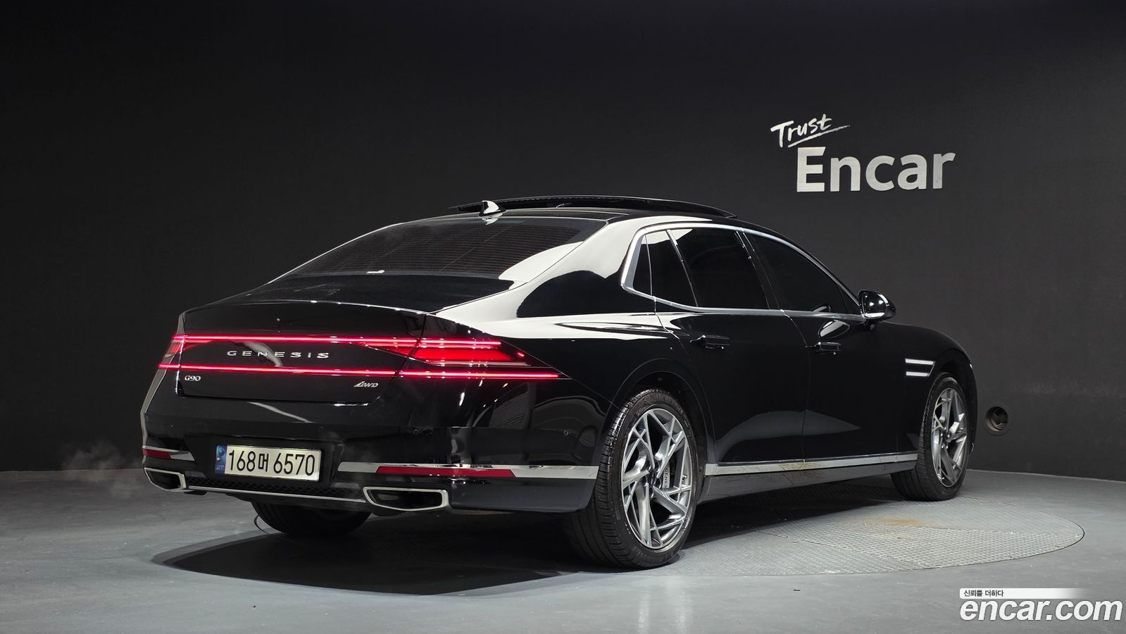 Genesis G90