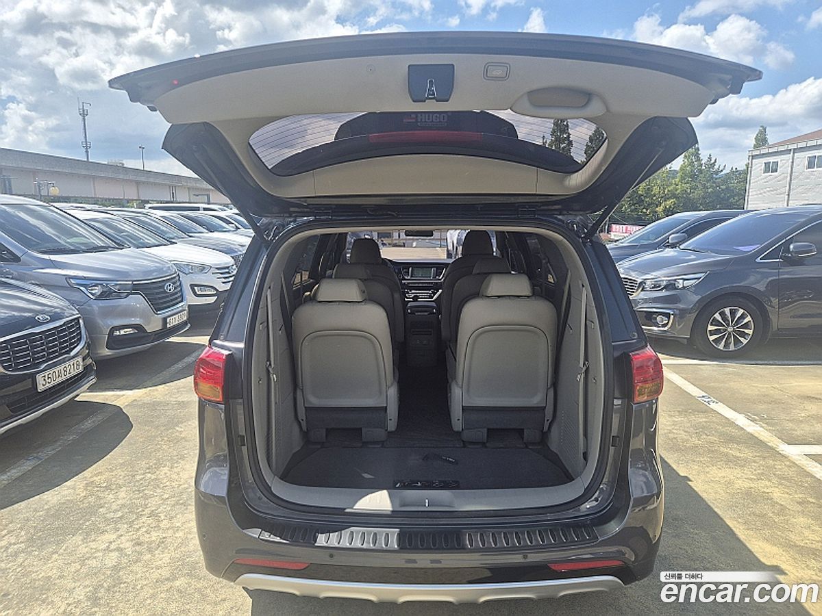 Kia Canival