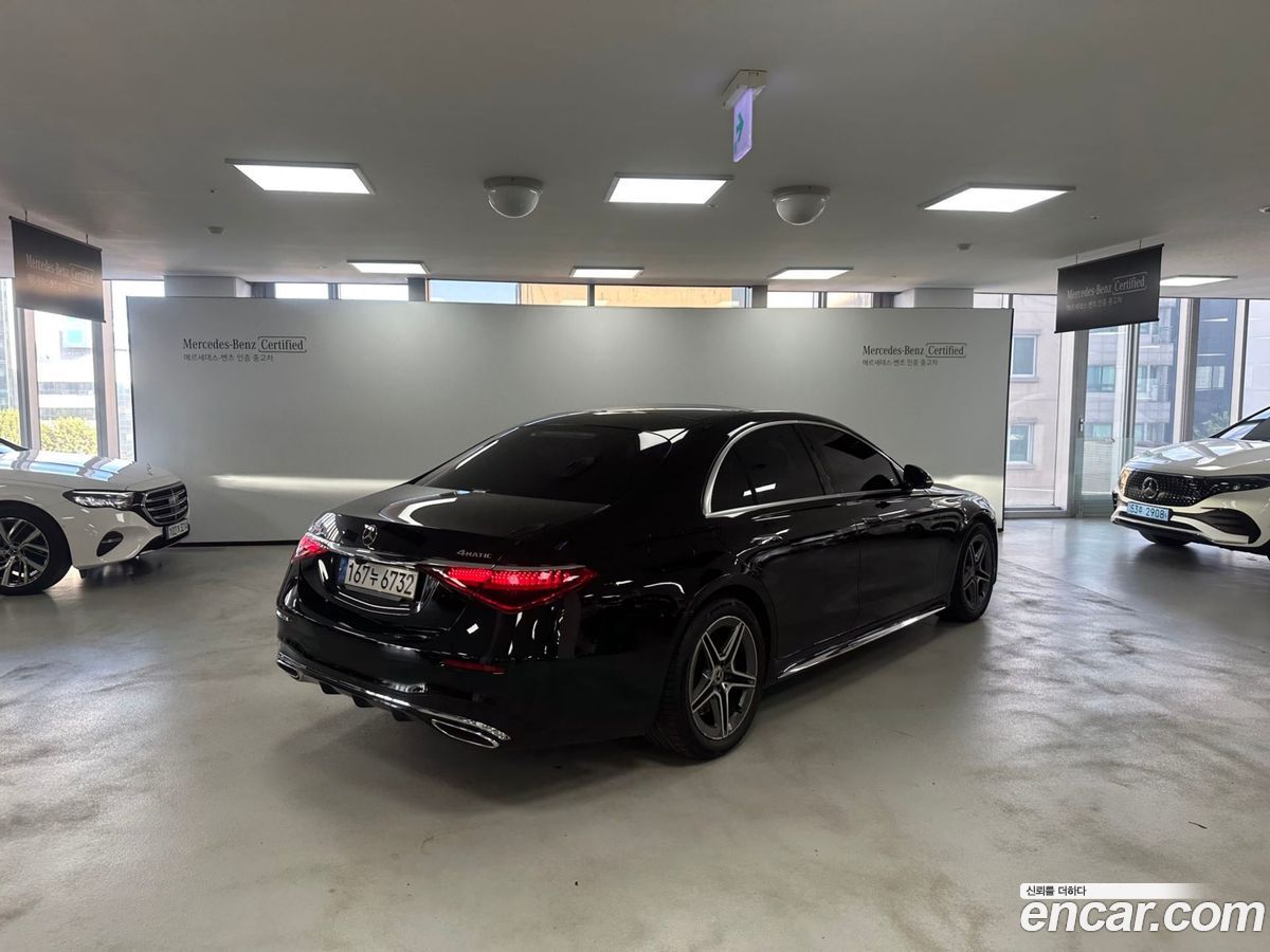 Mercedes-Benz S-Class