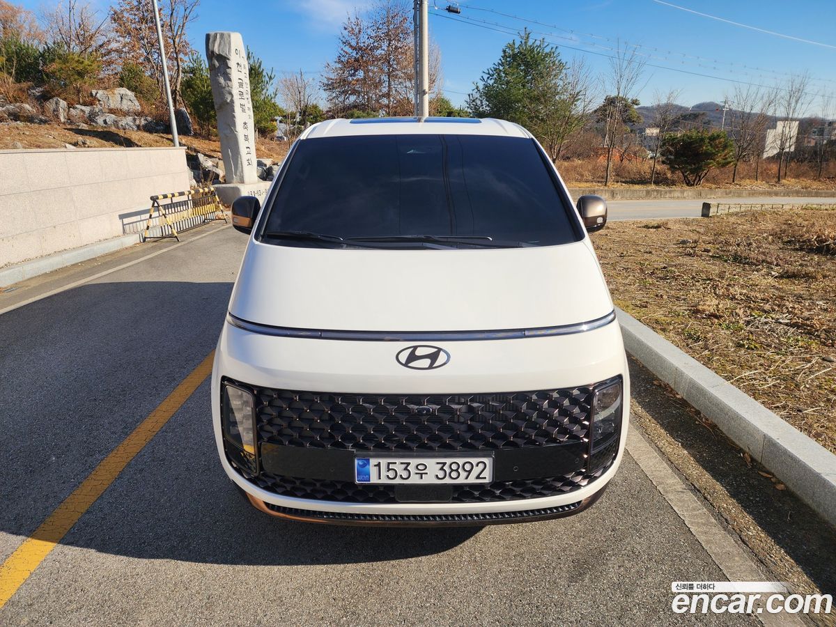 Hyundai Staria