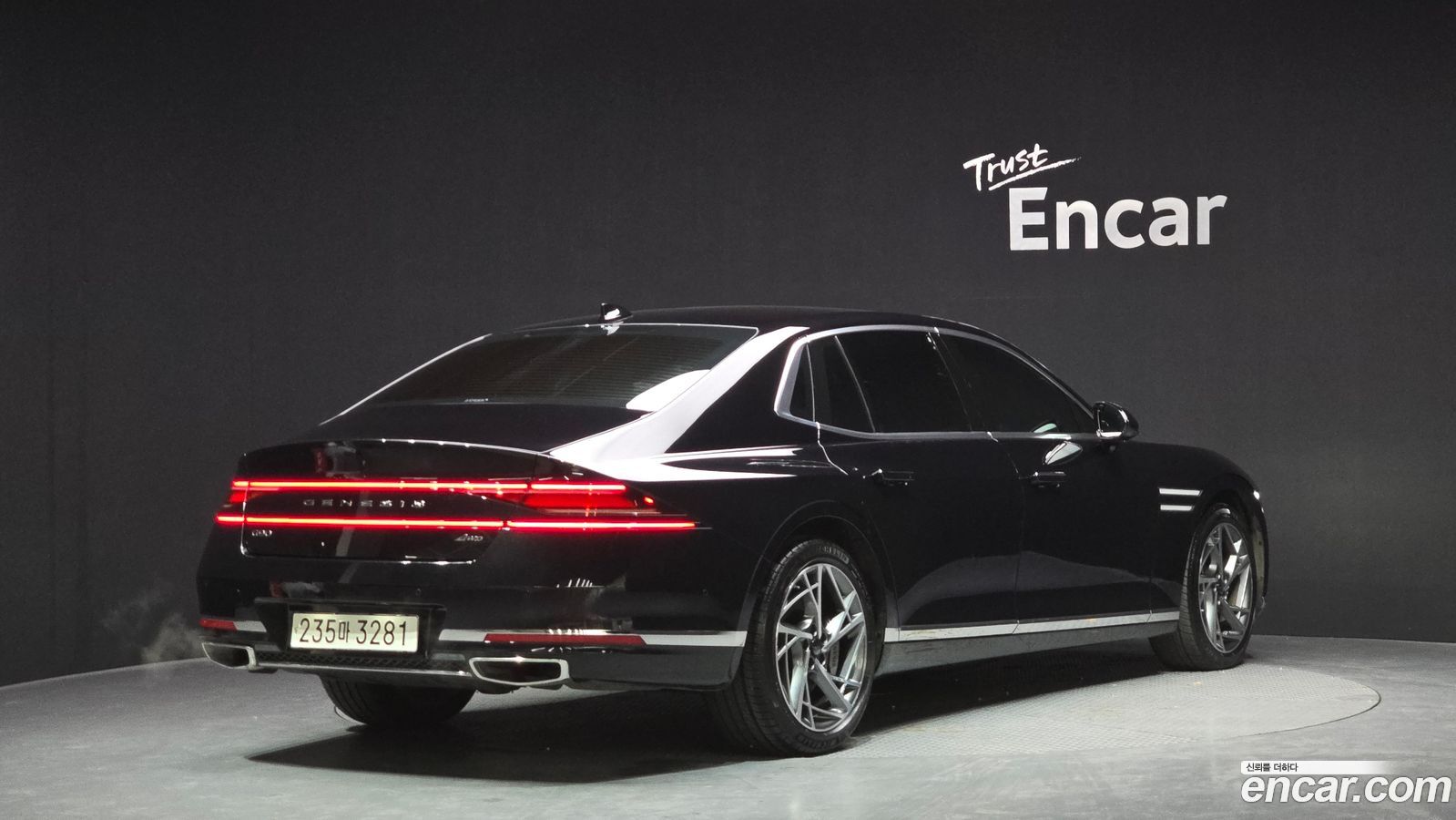 Genesis G90