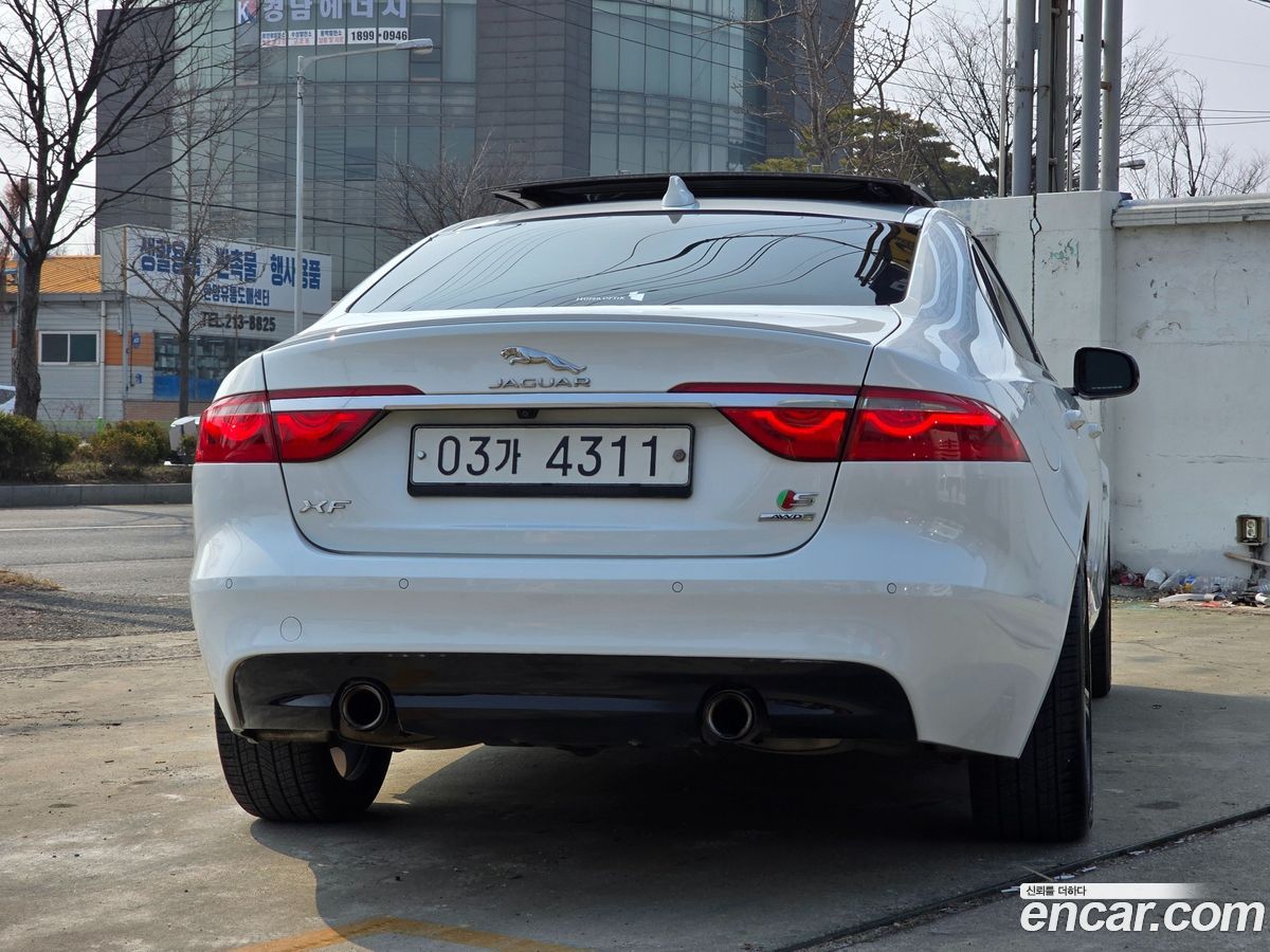 Jaguar XF
