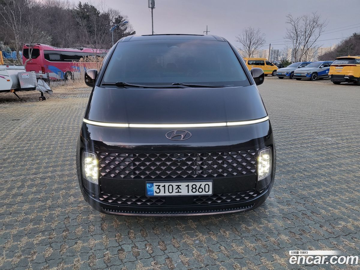 Hyundai Staria