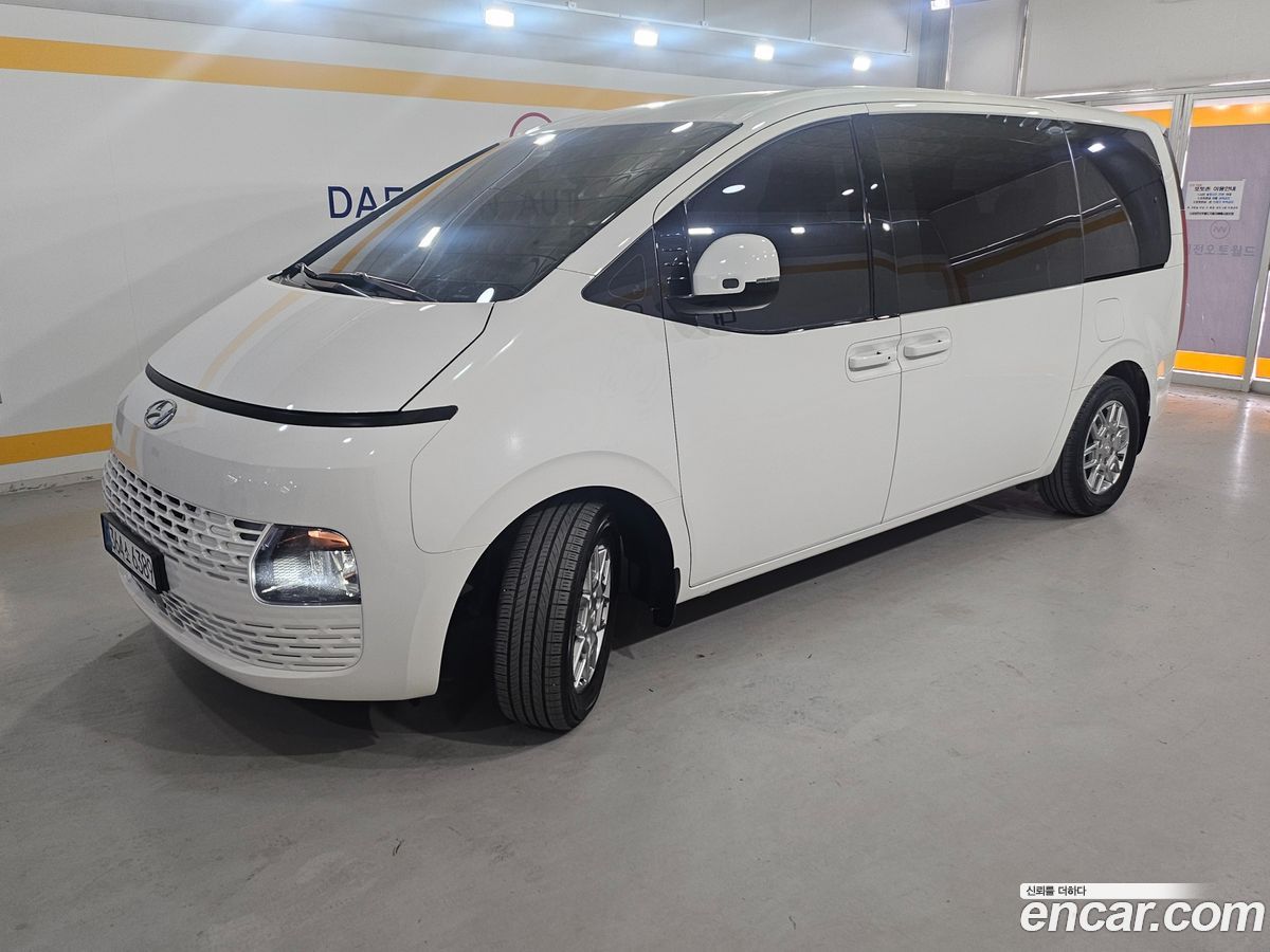 Hyundai Staria