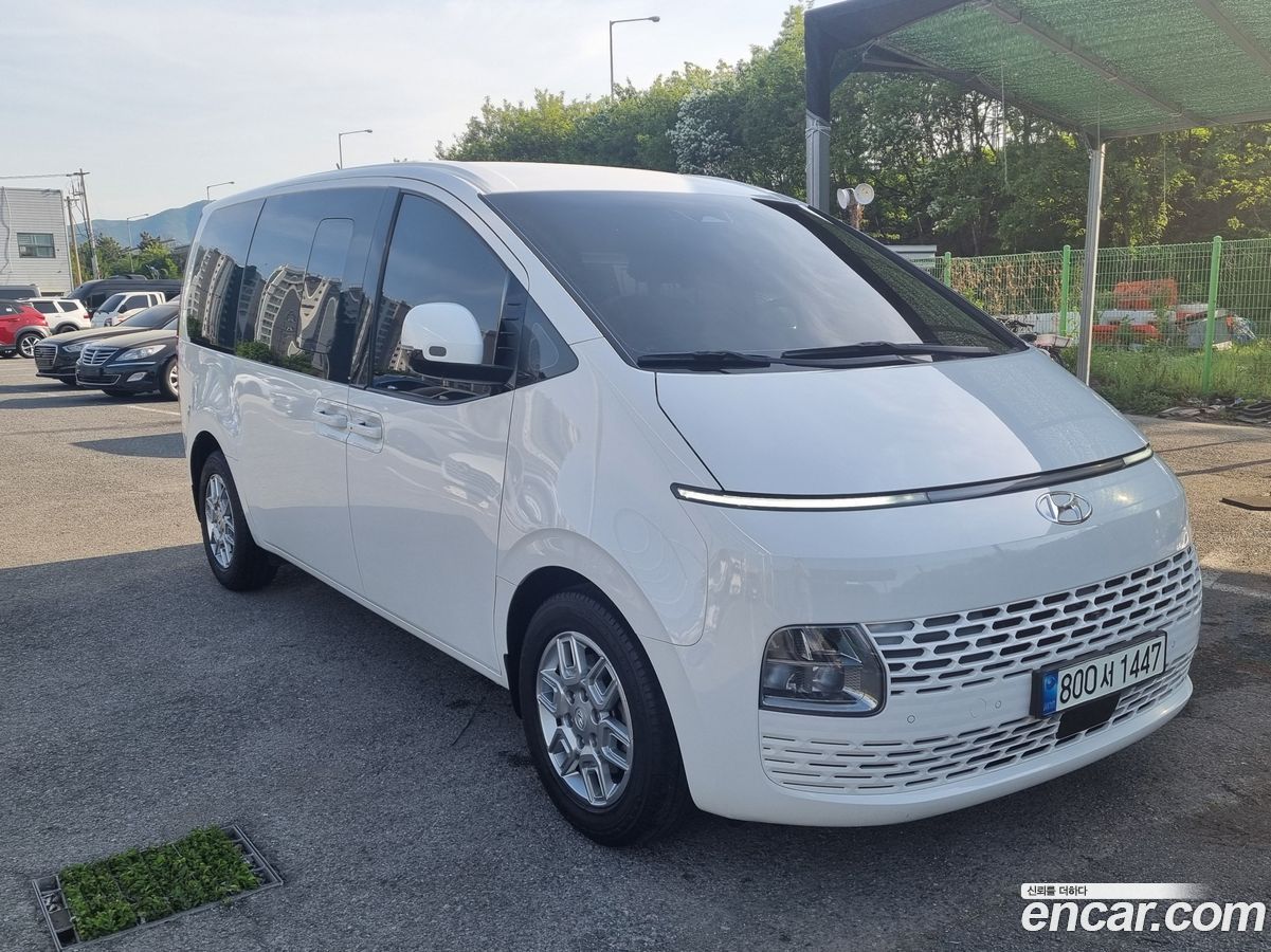Hyundai Staria