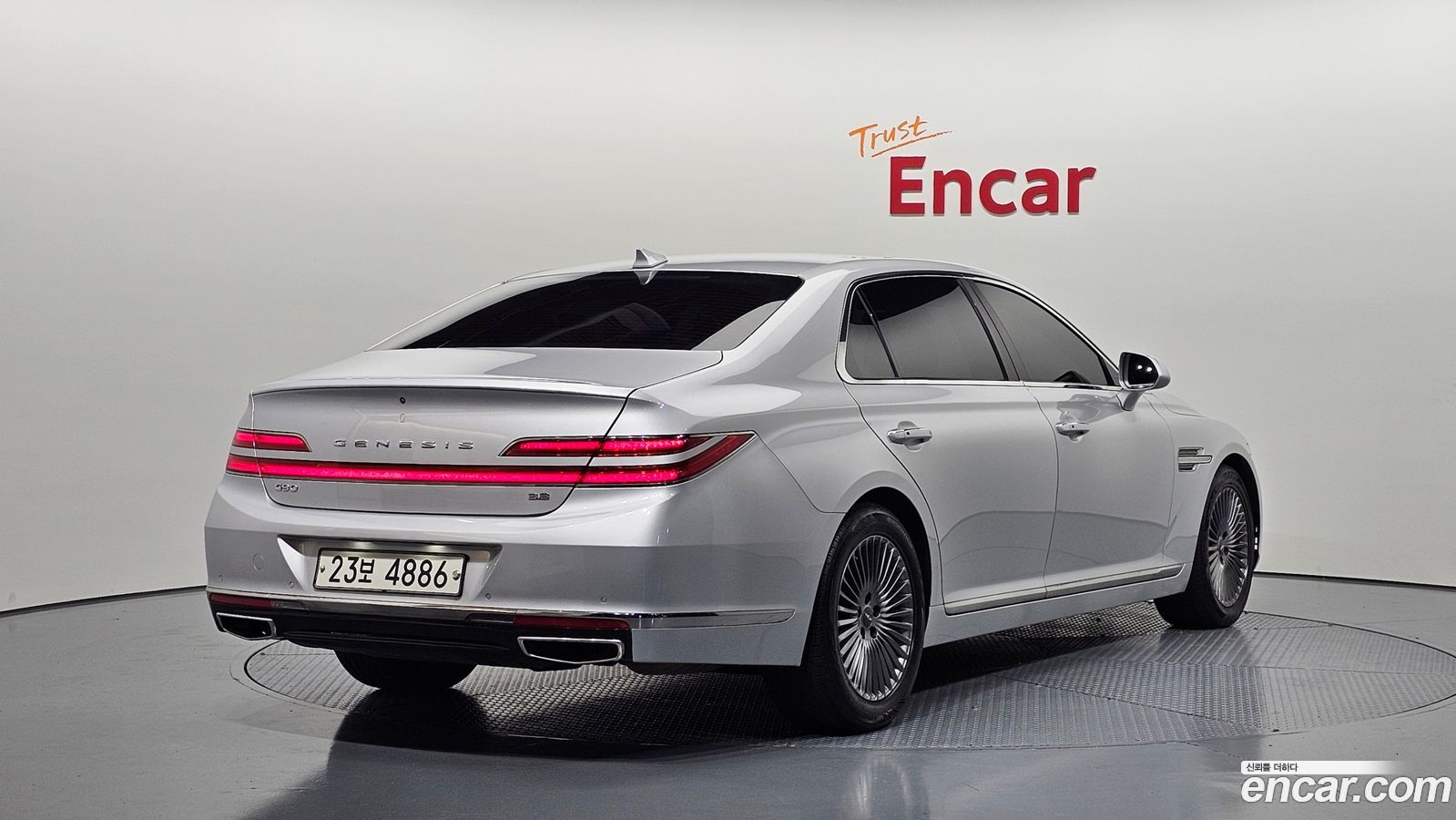 Genesis G90
