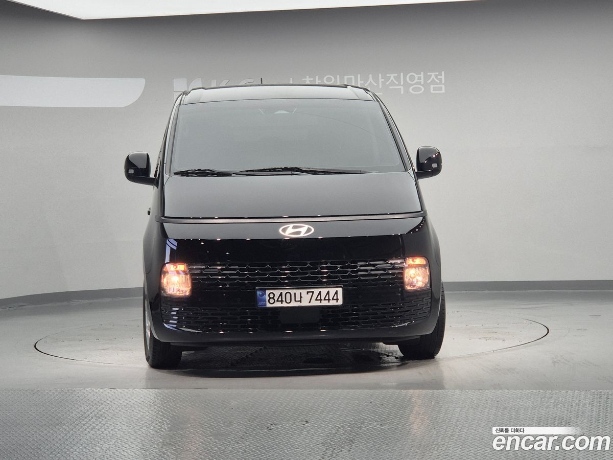 Hyundai Staria