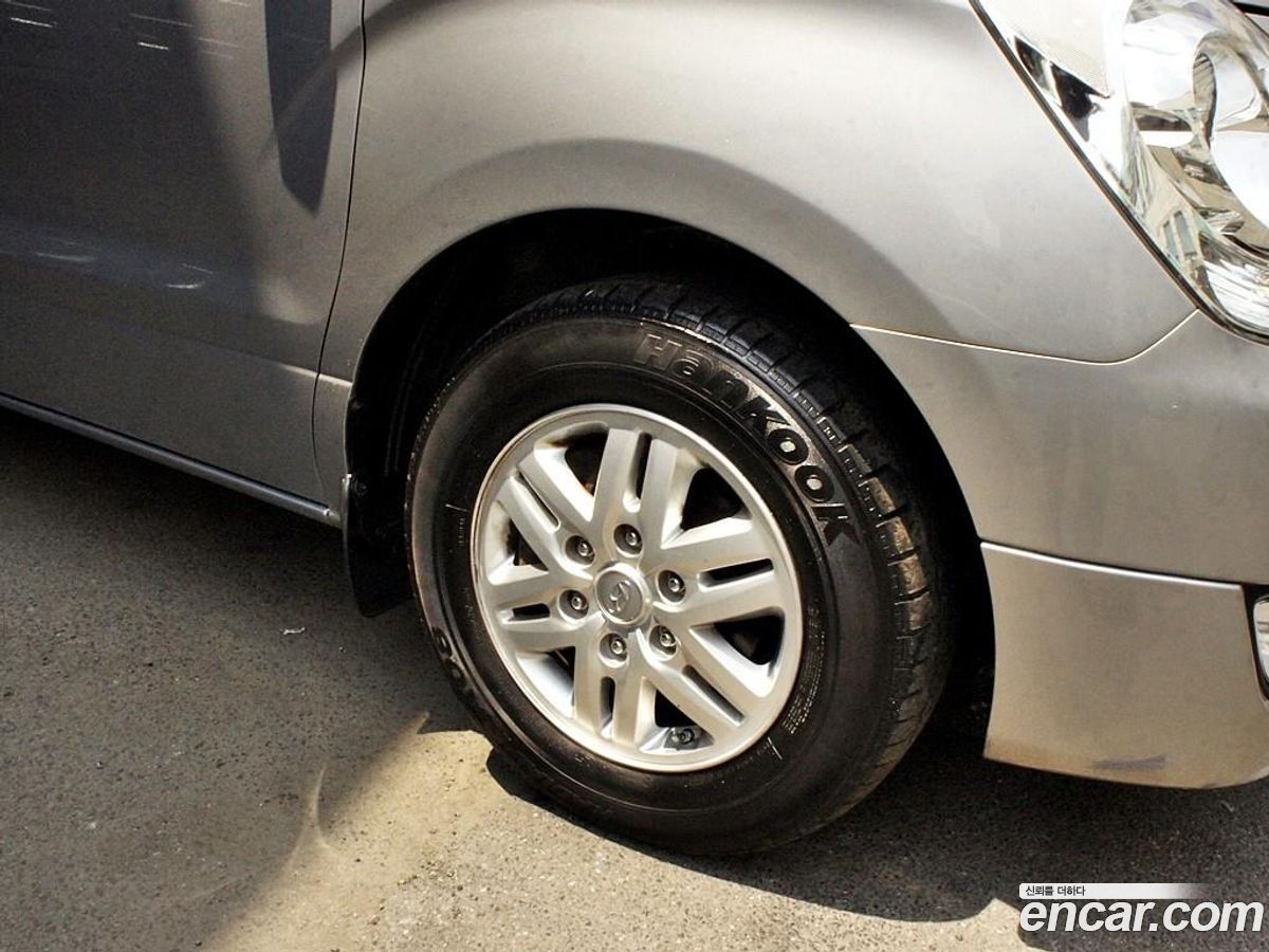 Hyundai Starex